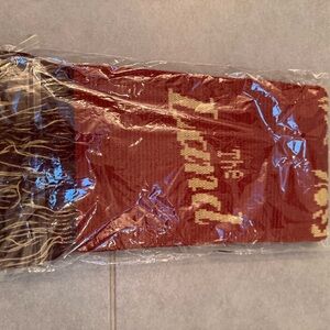 NWT Cleveland Cavaliers Red and White Knit Scarf